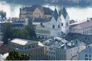 Niedernburg régi bencés zárda és templom (Boldog Gizella nyughelye Passauban)